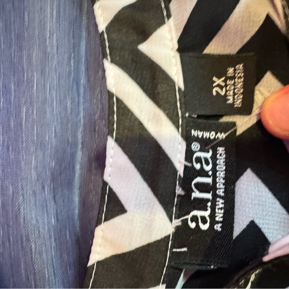 Ana A New Approach Womens 2X Zig Zag Black/ White Stripe Button Up Blouse Top - Picture 6 of 8
